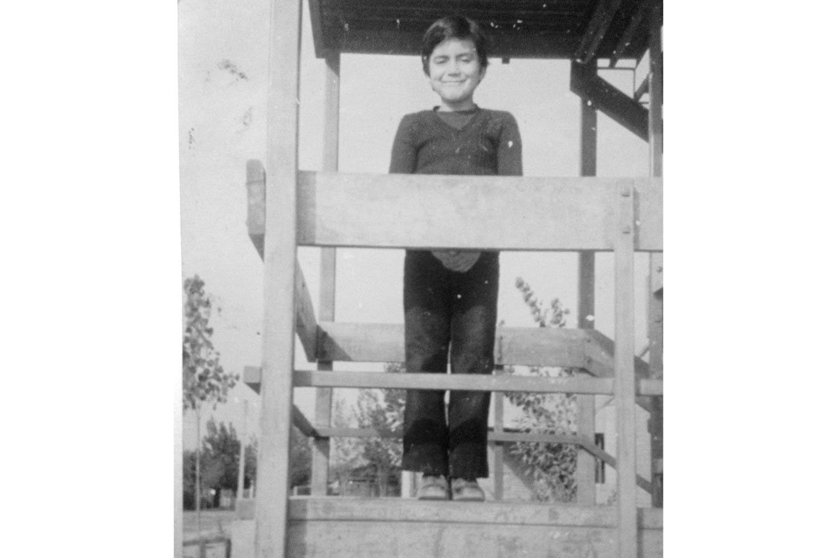 Isidro a los 9 años en su barrio. Santiago, 1977.