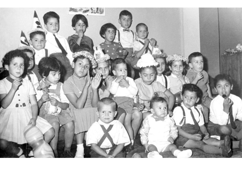 Fernando (esquina inferior derecha), en un cumpleaños de su prima Malucha.