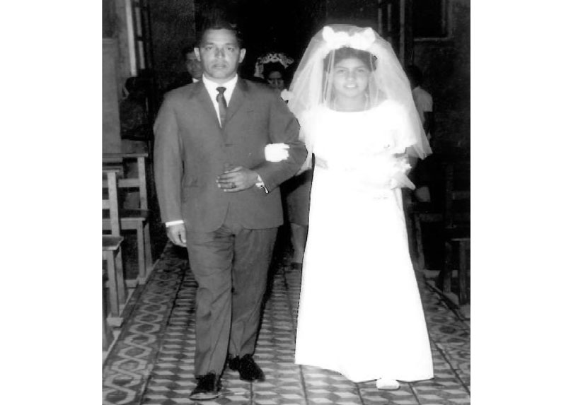 Humberto, acompañando como padrino a una de sus primas en su matrimonio. Los Andes, aproximadamente el año 1960.